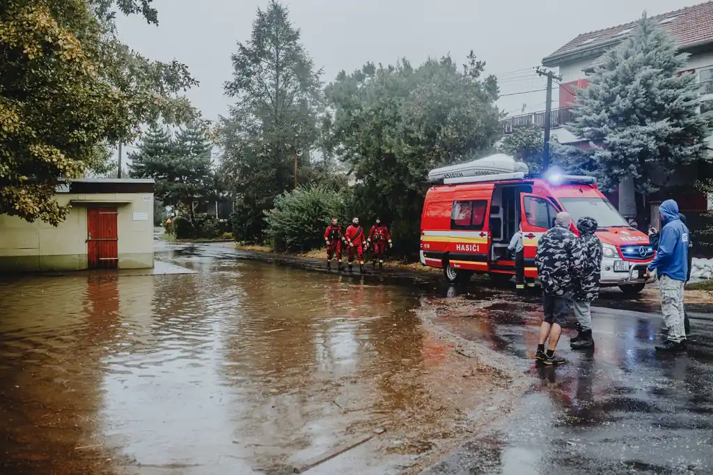 Local Water Damage Restoration team in Mentone